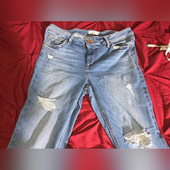 Edgely Distressed Flare Jeans (J505) - Picture 3 of 8